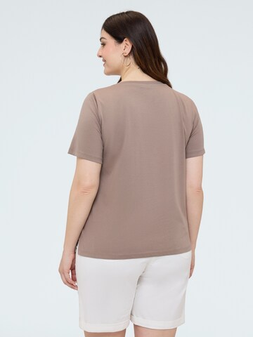 Fiorella Rubino - Camiseta en marrón