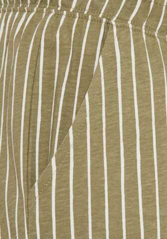 VIVANCE Pyjamashorts in Grün
