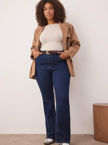 Evazați Jeans de la Trendyol Curve pe albastru