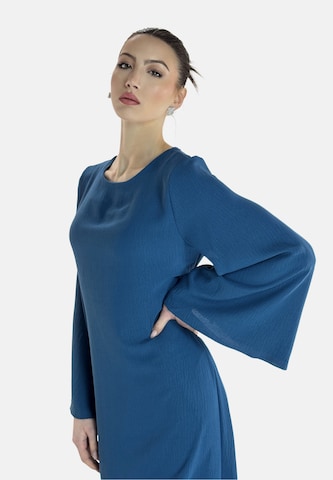 Elara Kleid in Blau