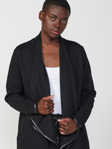 KOROSHI Sweatjacke in Schwarz