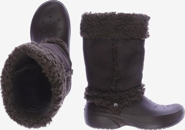 Crocs Dress Boots in 39 in Brown: front