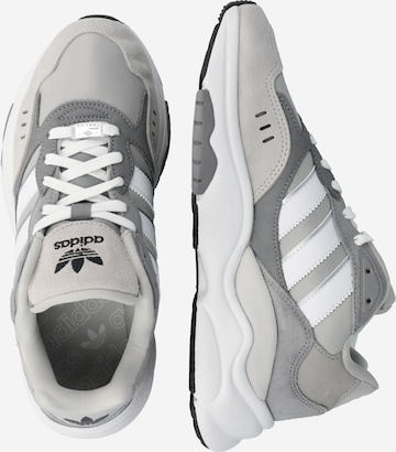 Baskets basses 'Retropy F90' ADIDAS ORIGINALS en gris