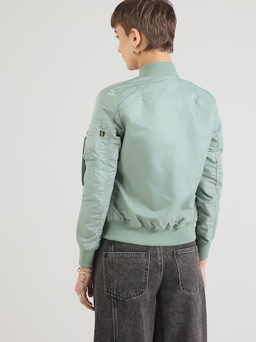 ALPHA INDUSTRIES Демисезонная куртка в Зеленый