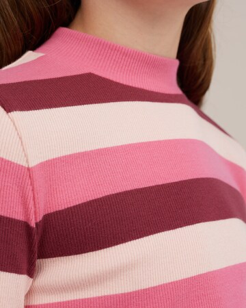 WE Fashion Sweater in Pink