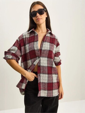 Bianco Lucci Blouse in Red: front