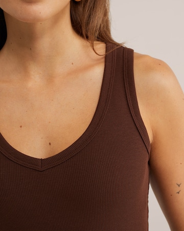 WE Fashion - Top en marrón