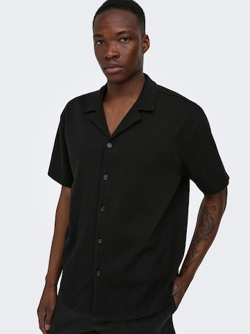 Coupe regular Chemise 'ONSEddie' Only & Sons en noir : devant