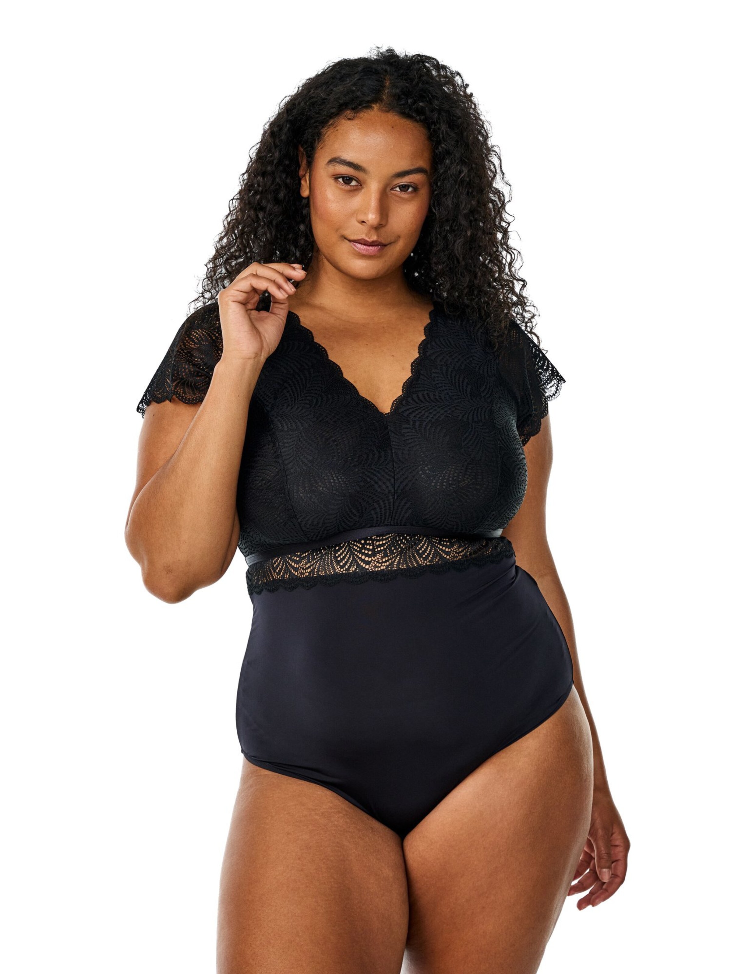 Tricou body de la Devoted by Zizzi pe negru: față