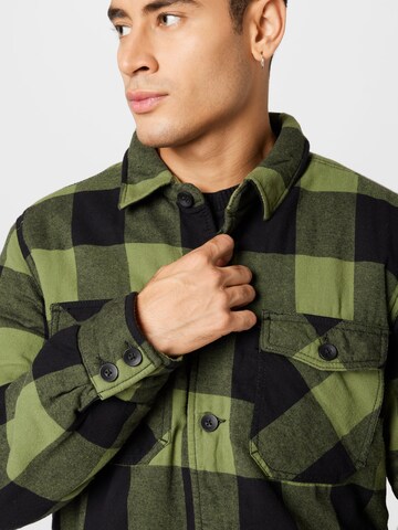 Brandit - Ajuste regular Chaqueta de entretiempo en verde