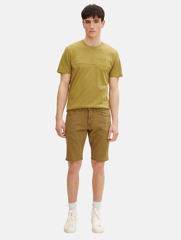 TOM TAILOR DENIM Regular Shorts in Braun: predná strana