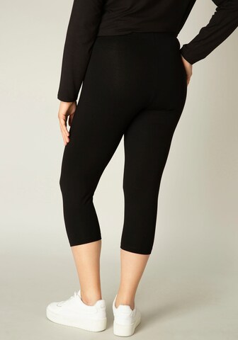 BASE LEVEL CURVY Skinny Leggings in Black