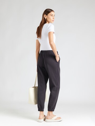 ONLY Tapered Byxa 'ONLVELLA' i grå: baksida