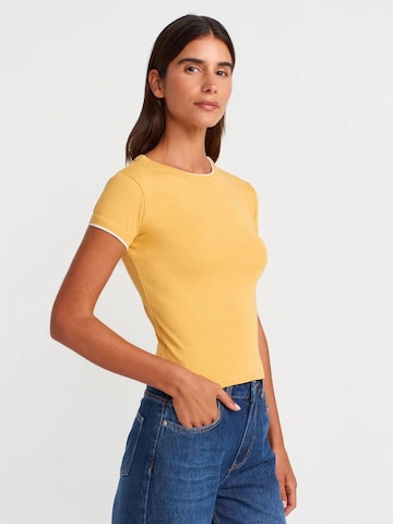 Maglietta 'T-Shirts' di Dilvin in giallo: frontale