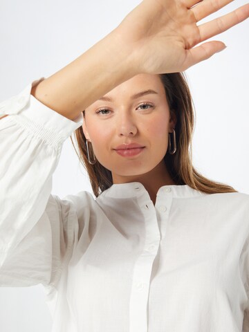 Camicia da donna di comma casual identity in bianco