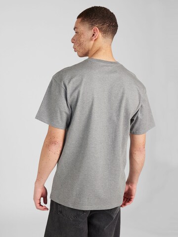 Carhartt WIP Bluser & t-shirts 'Chase' i grå