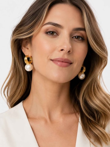 RteRme Earrings 'Nereida Earrings' in Gold: front
