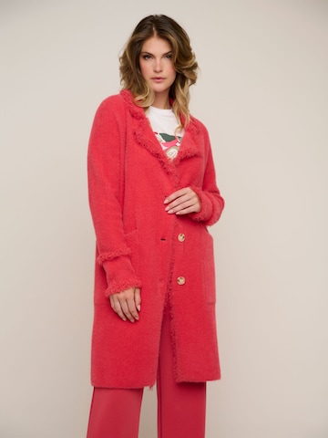 RINO & PELLE Knitted Coat 'Catena' in Red: front