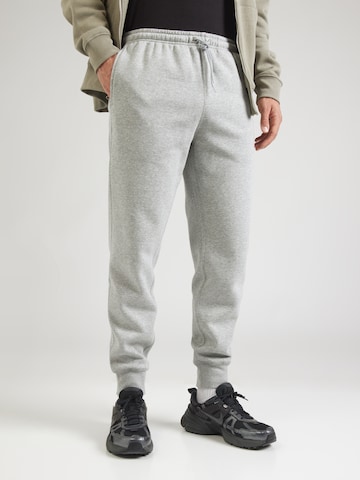 Nike Sportswear Tapered Nadrág 'CLUB' - szürke: elől