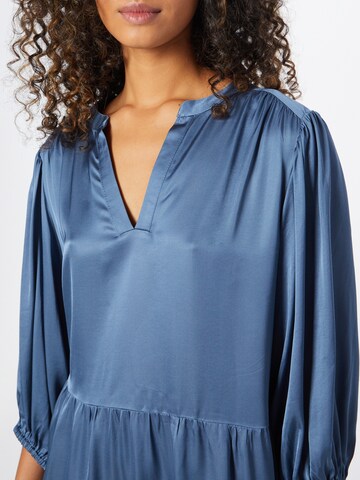 Robe 'Hawras' Part Two en bleu