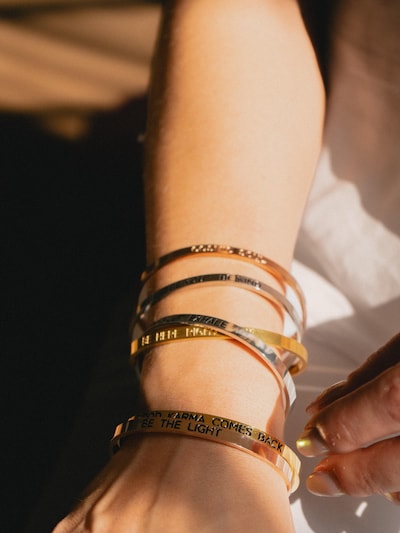 Divasya Armband 'Good Karma comes back'‌‌‌‌ in gold, Produktansicht