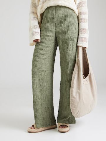 ABOUT YOU - Pierna ancha Pantalón 'Nalani' en verde: frente