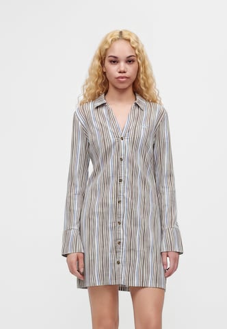 ROXY - Vestido camisero 'Remember The Time' en marrón: frente