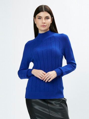 Influencer Pullover i blå: forside