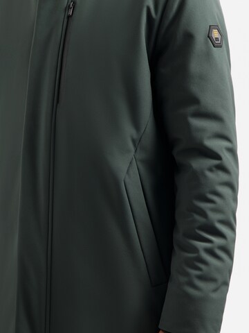 zaļš No Excess Funkcionāla jaka