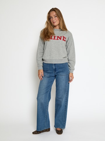 minus Sweatshirt 'Semia' in Grijs
