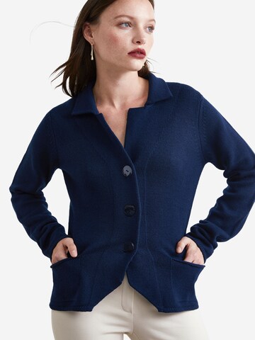 Il Lanificio Knit Cardigan in Blue: front