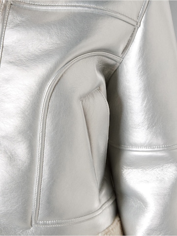 BershkaPrijelazna jakna - srebro boja