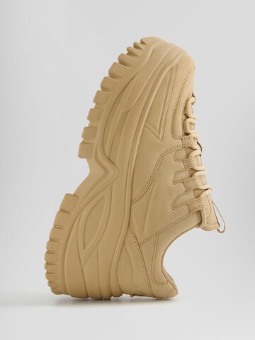 Sneaker bassa di Bershka in beige