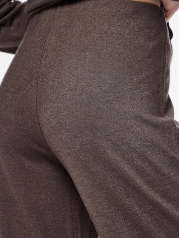 PIECES - regular Pantalón 'PCRitt' en gris