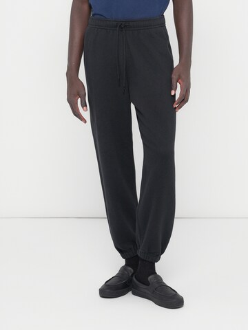 Effilé Pantalon 'ESSENTIAL' Abercrombie & Fitch en noir : devant