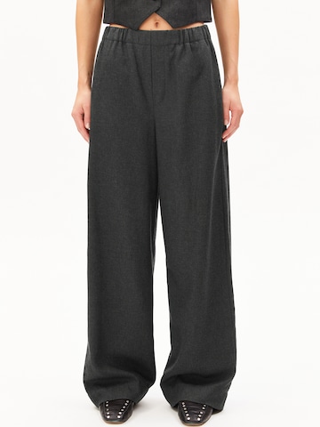 ARMEDANGELS Wide leg Broek in Grijs: voorkant
