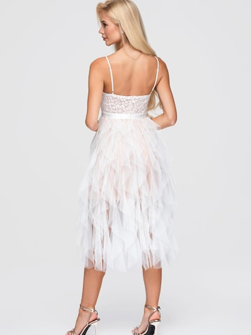 Rochie de seară de la Ombre pe alb