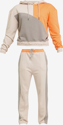 Tom Barron Sports Suit in Beige: front