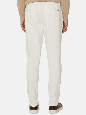 Coupe slim Pantalon chino Boggi Milano en blanc