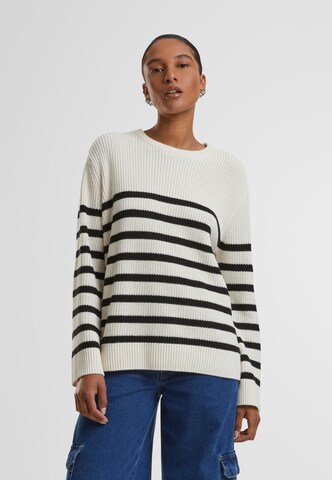 Urban Classics Sweater in Beige
