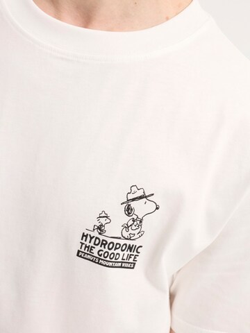 hydroponic - Camiseta 'Hydroponic x Peanuts Regular-Fit Short-Sleeve Campfire T-Shirt' en blanco