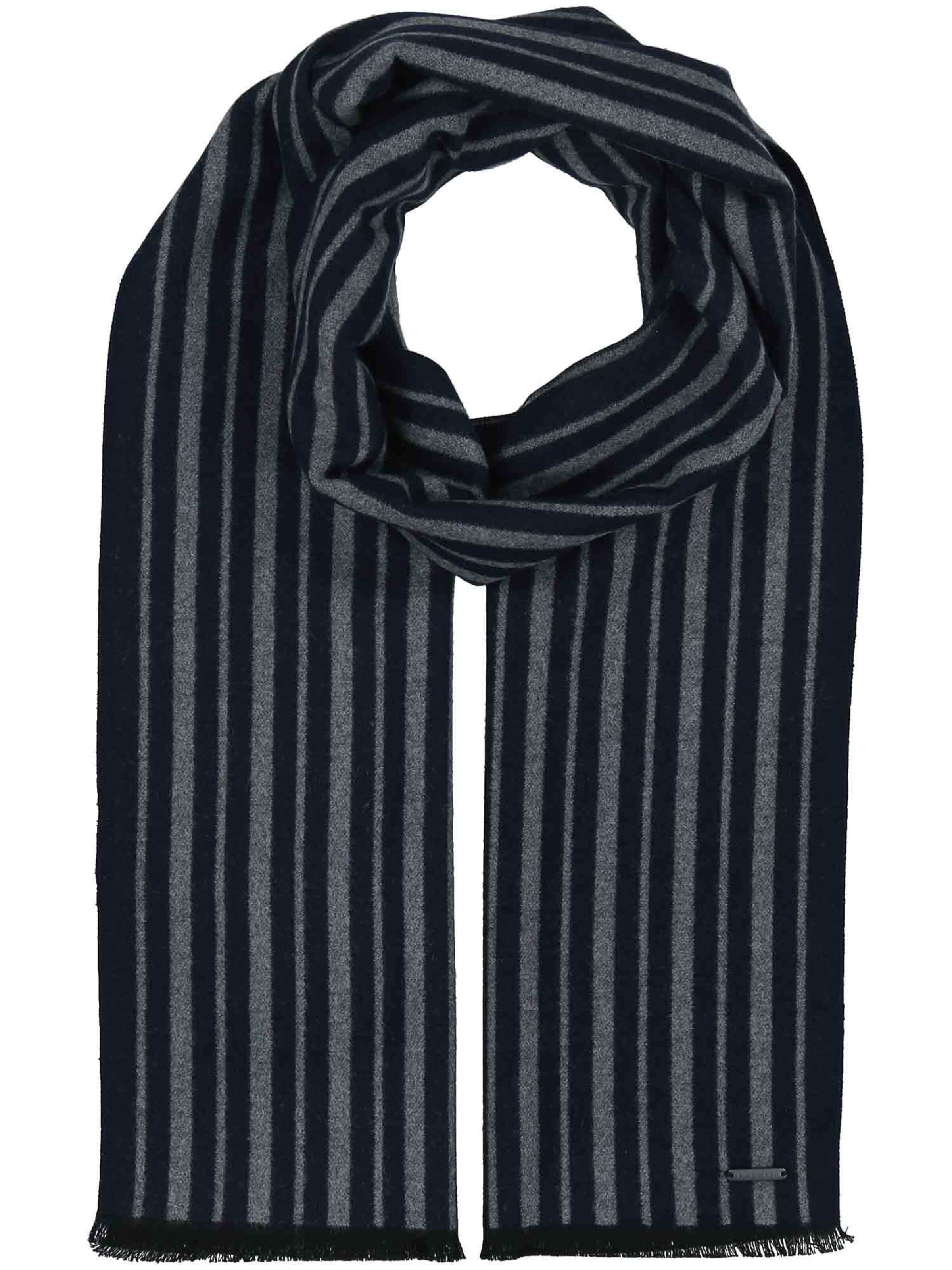 bugatti Schal in Blau: Vorderseite