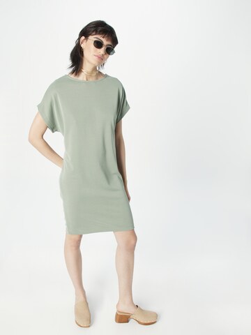 Robe 'Rici' mbym en vert