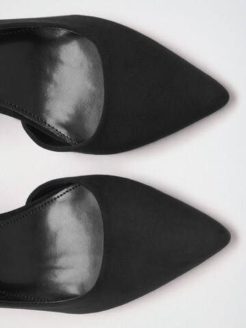 Friends Like These Pumps in Schwarz