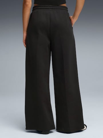 regular Pantaloni sportivi 'Puma Wardrobe Ess Relaxed Pants Dk' di PUMA in nero