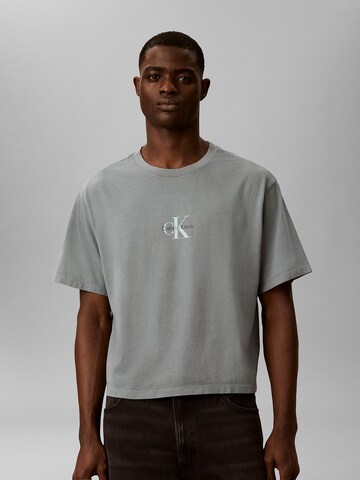 T-Shirt Calvin Klein Jeans en gris : devant
