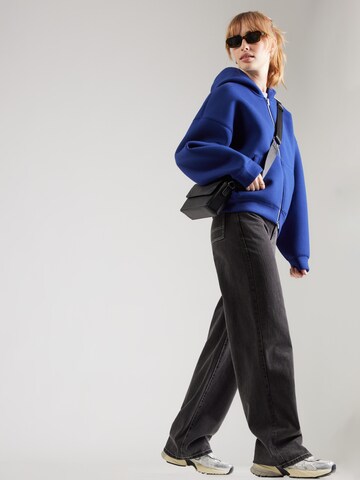 WEEKDAY - Sudadera con cremallera 'Scarlet' en azul