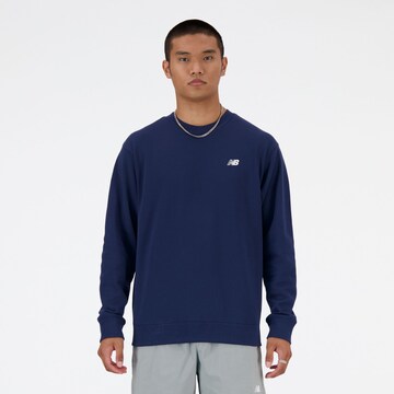 Sweat-shirt 'Essentials' new balance en bleu : devant