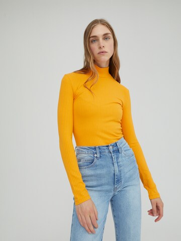 EDITED Shirt 'Manon' in Oranje: voorkant