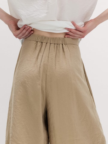 Loosefit Pantaloni di Marks & Spencer in beige
